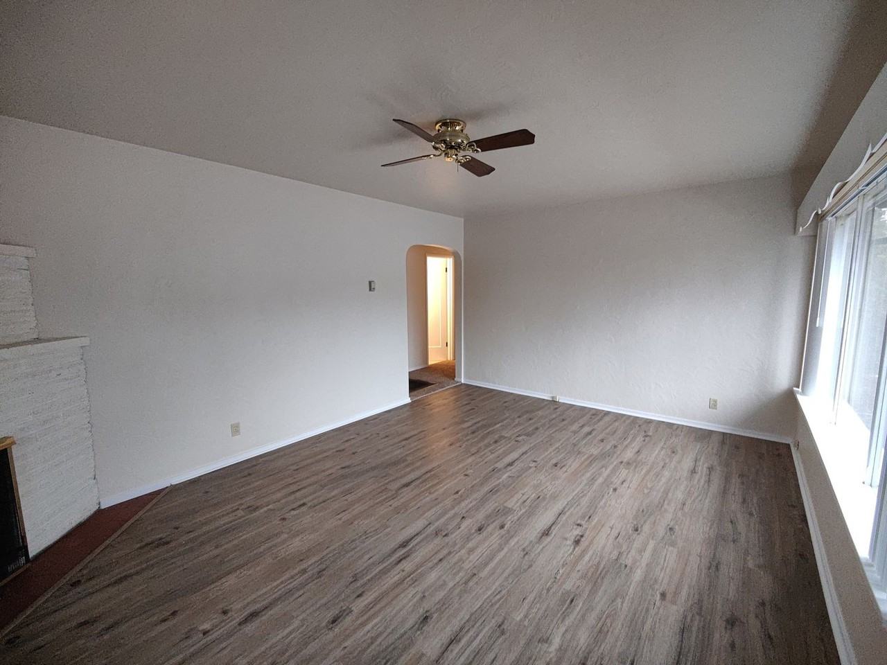 452 Ne Irving Ave - Photo 3 of 22