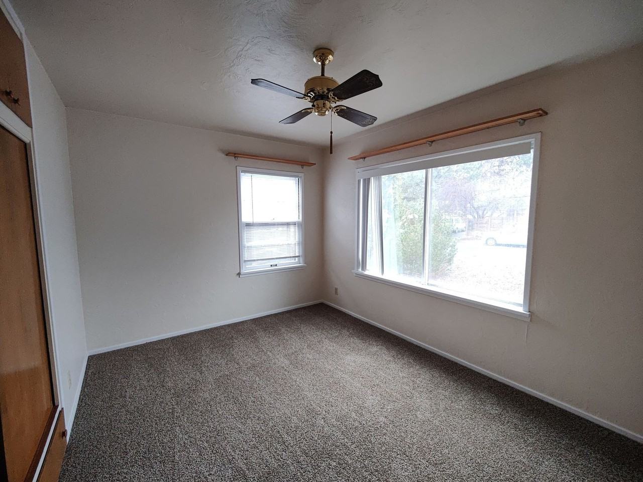 452 Ne Irving Ave - Photo 6 of 22