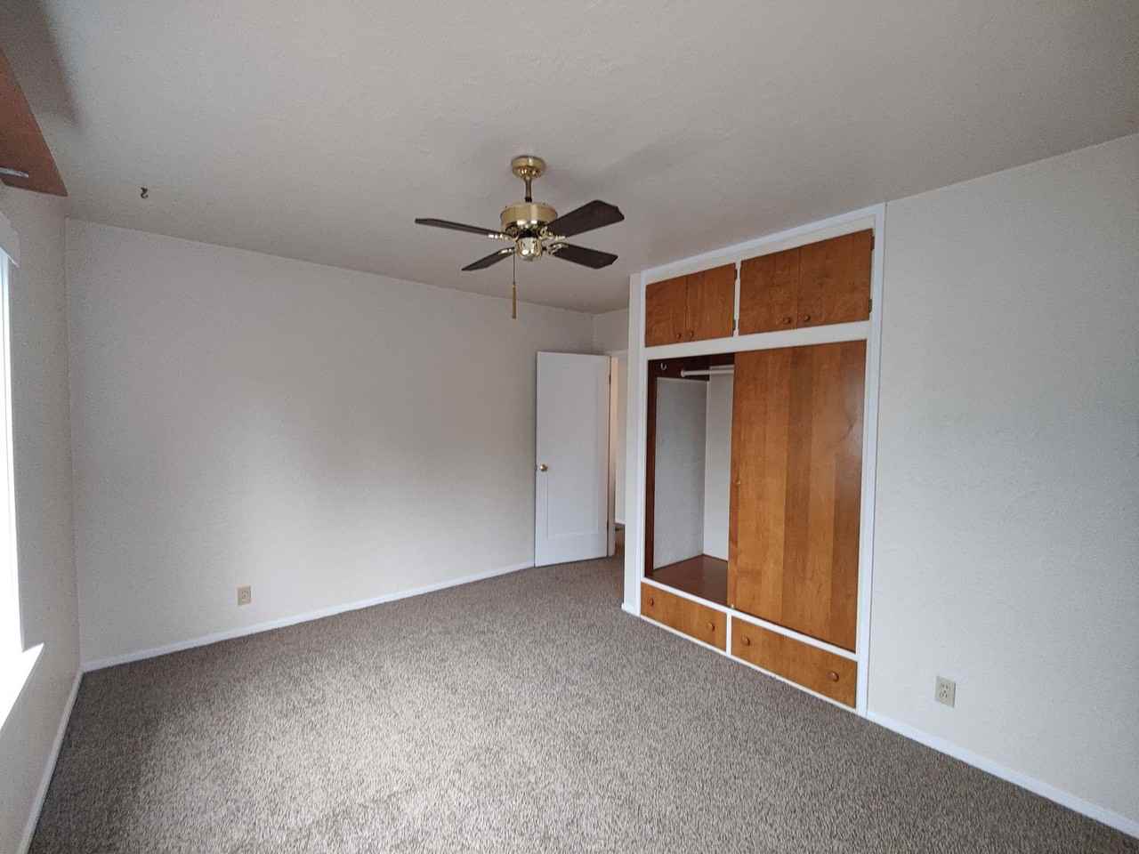 452 Ne Irving Ave - Photo 7 of 22