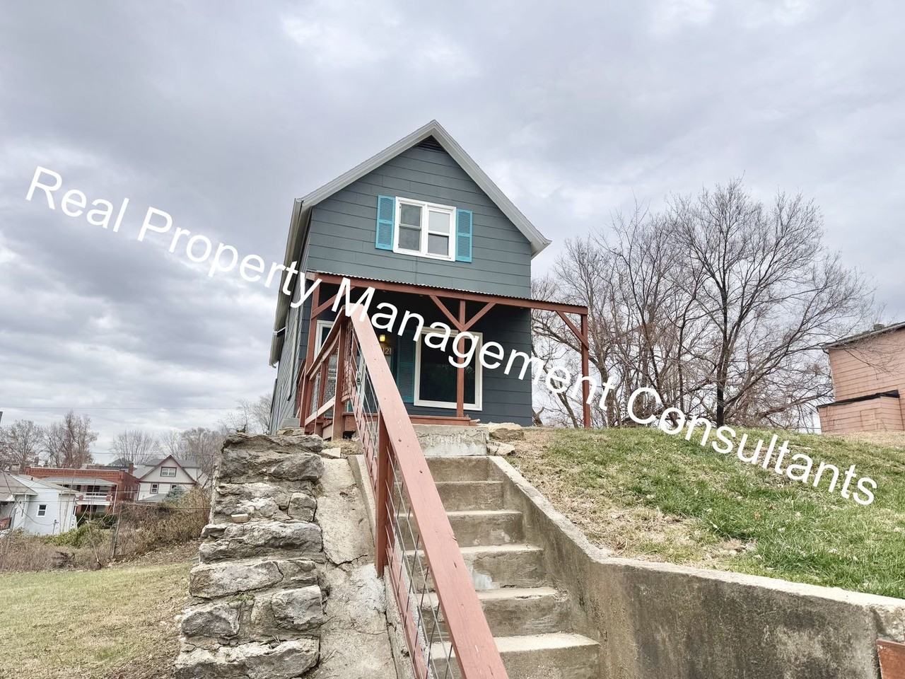 121 Brooklyn Ave - Photo 2 of 35