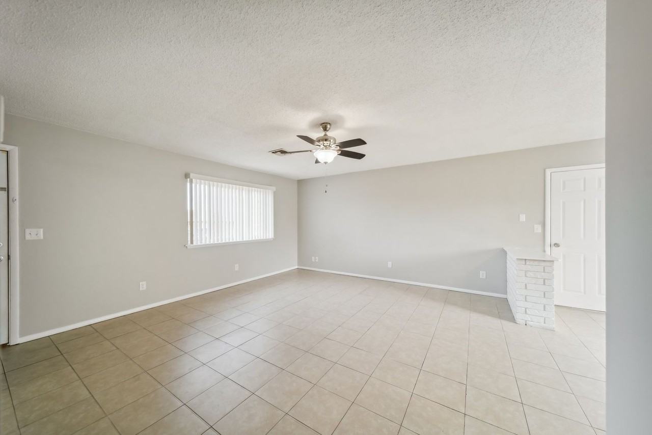 13867 S 292nd East Ave - Photo 2 of 15