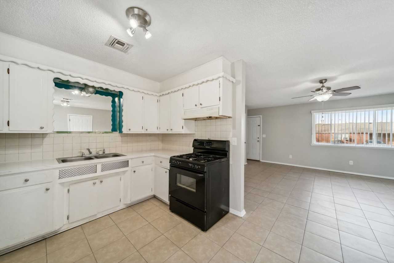 13867 S 292nd East Ave - Photo 3 of 15