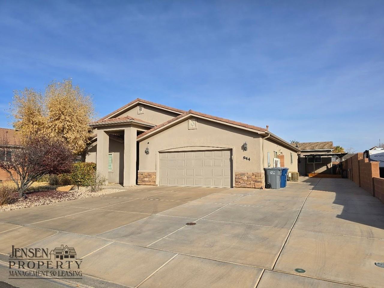 944 N 2000 E - Photo 2 of 19