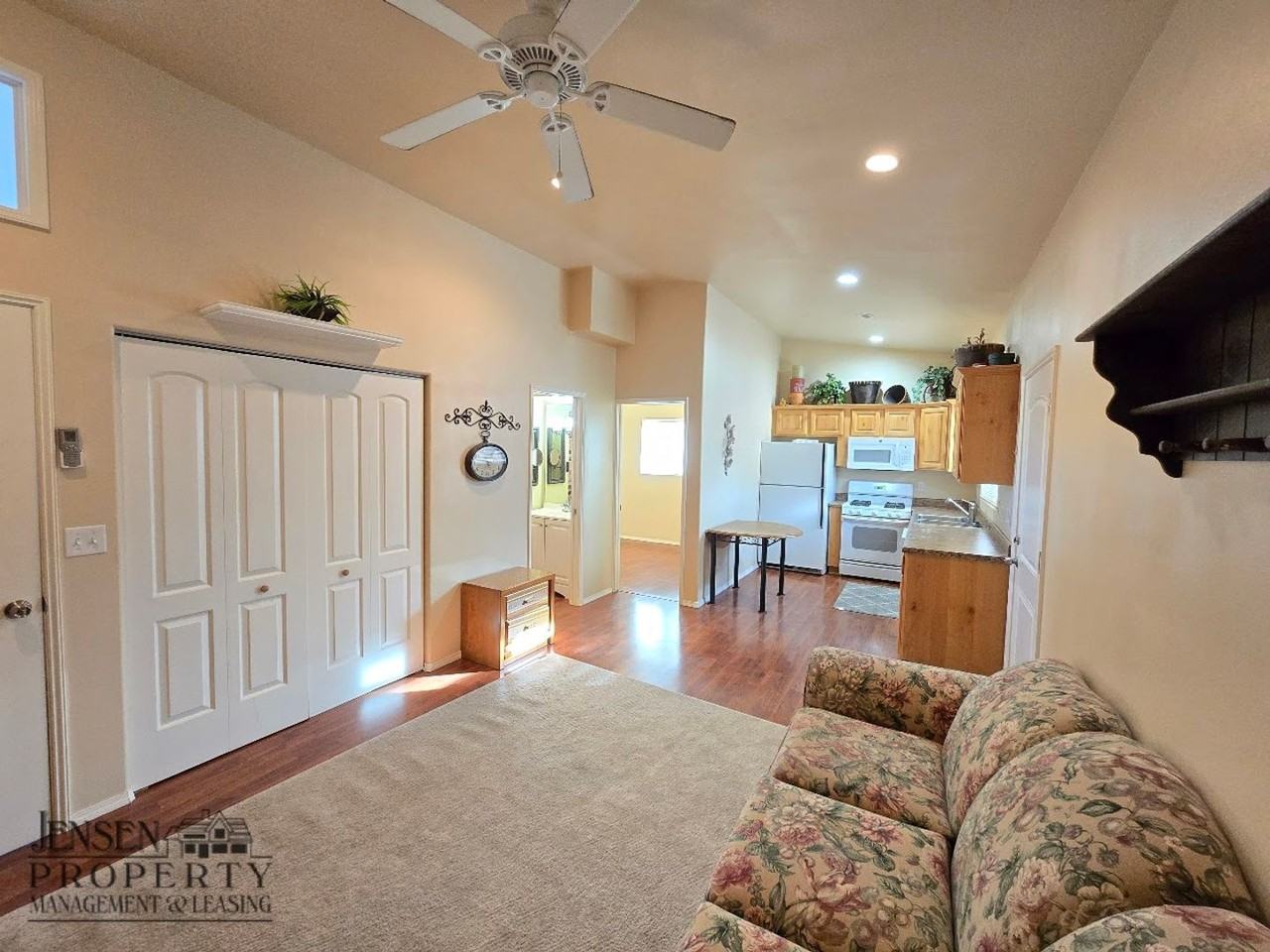 944 N 2000 E - Photo 5 of 19