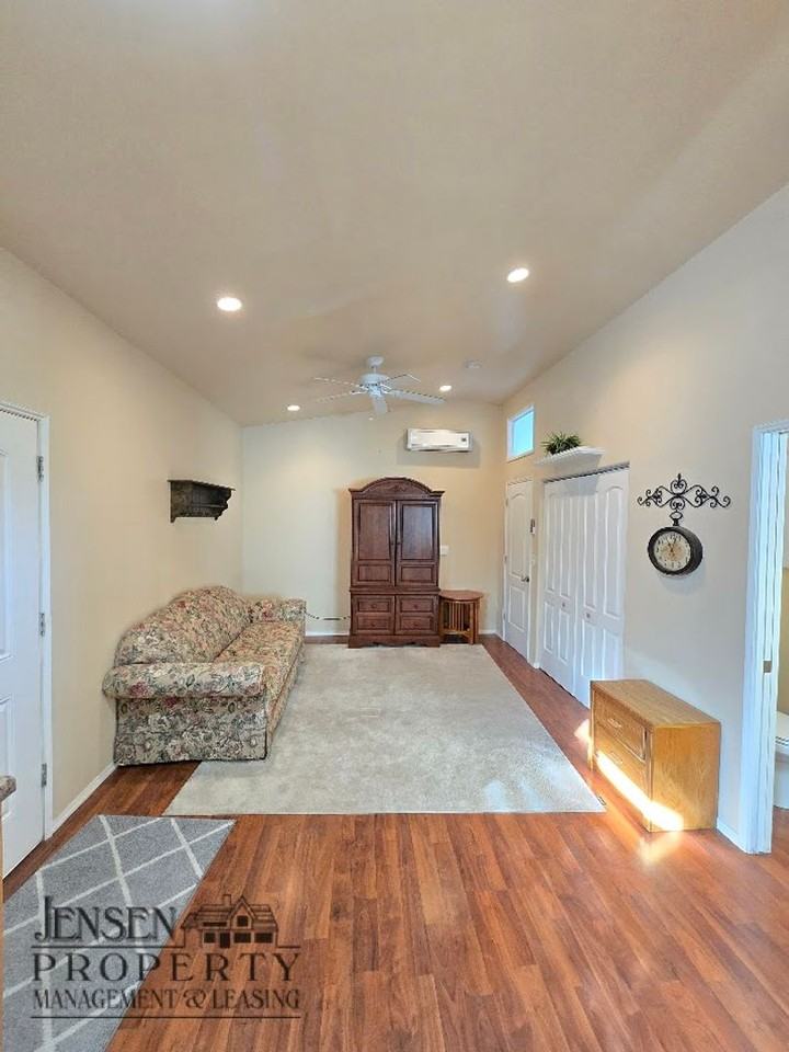 944 N 2000 E - Photo 7 of 19