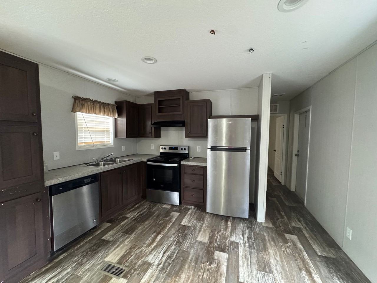 2680 Wynn Rd - Photo 3 of 9