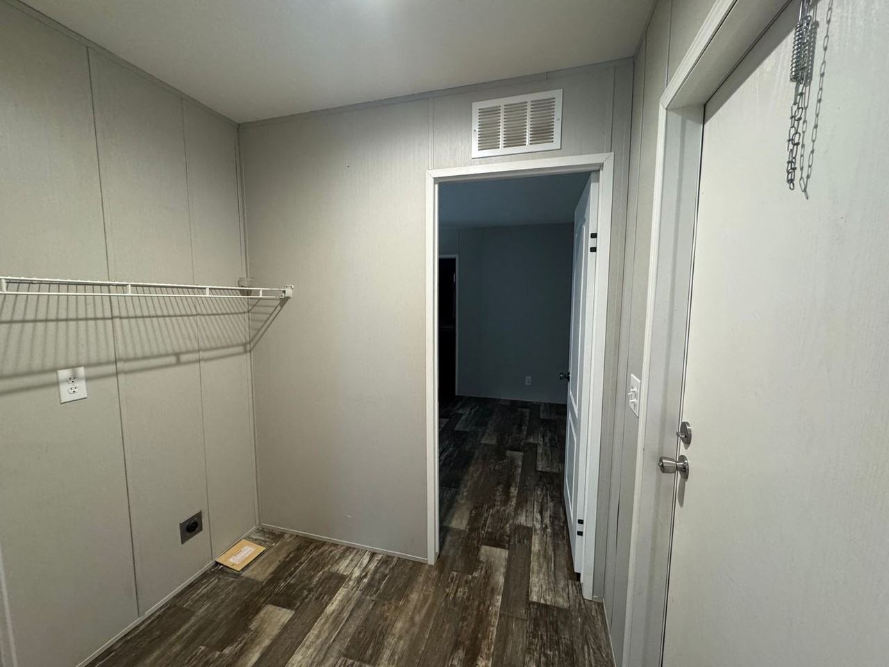 2680 Wynn Rd - Photo 4 of 9