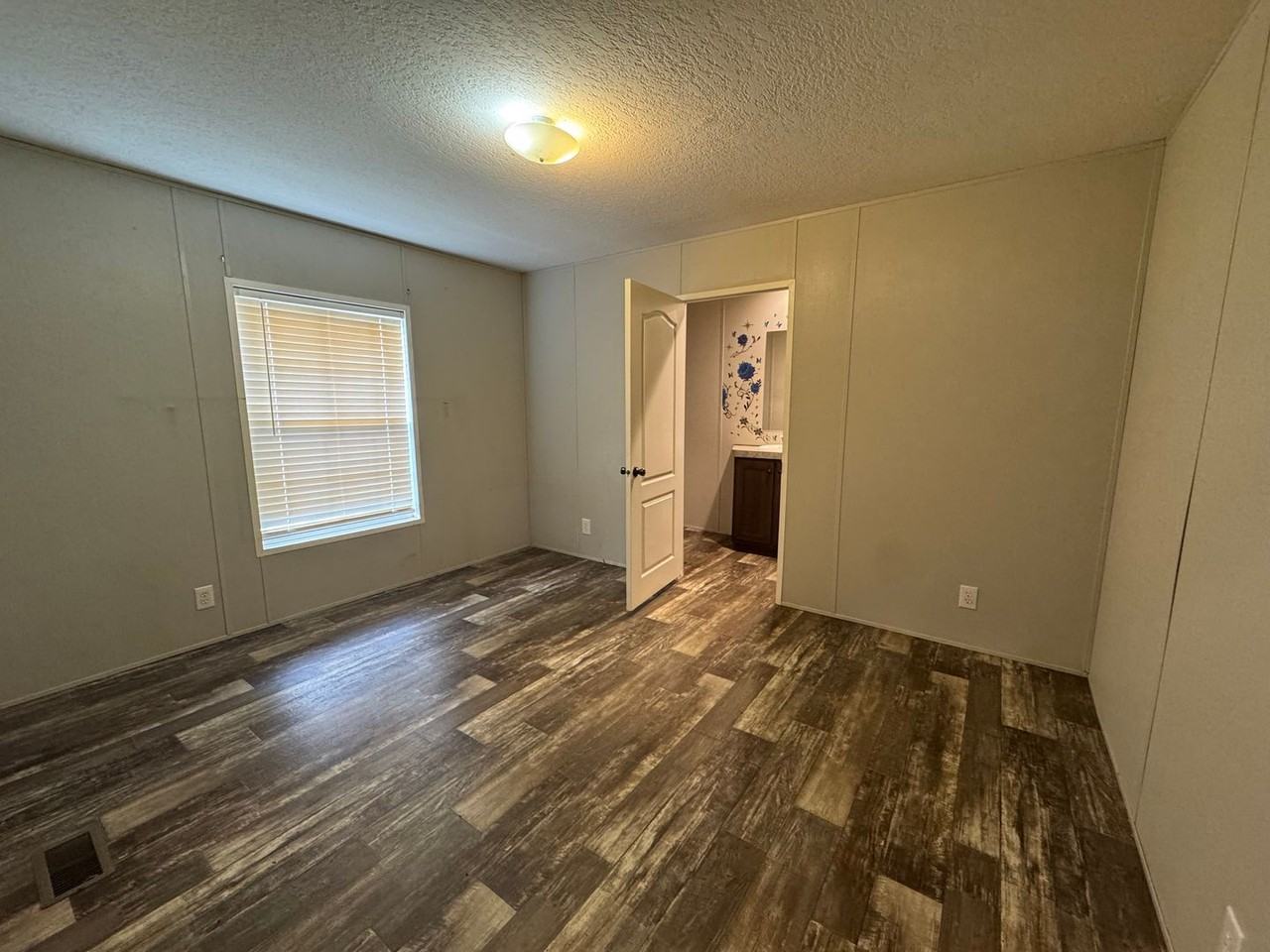 2680 Wynn Rd - Photo 5 of 9