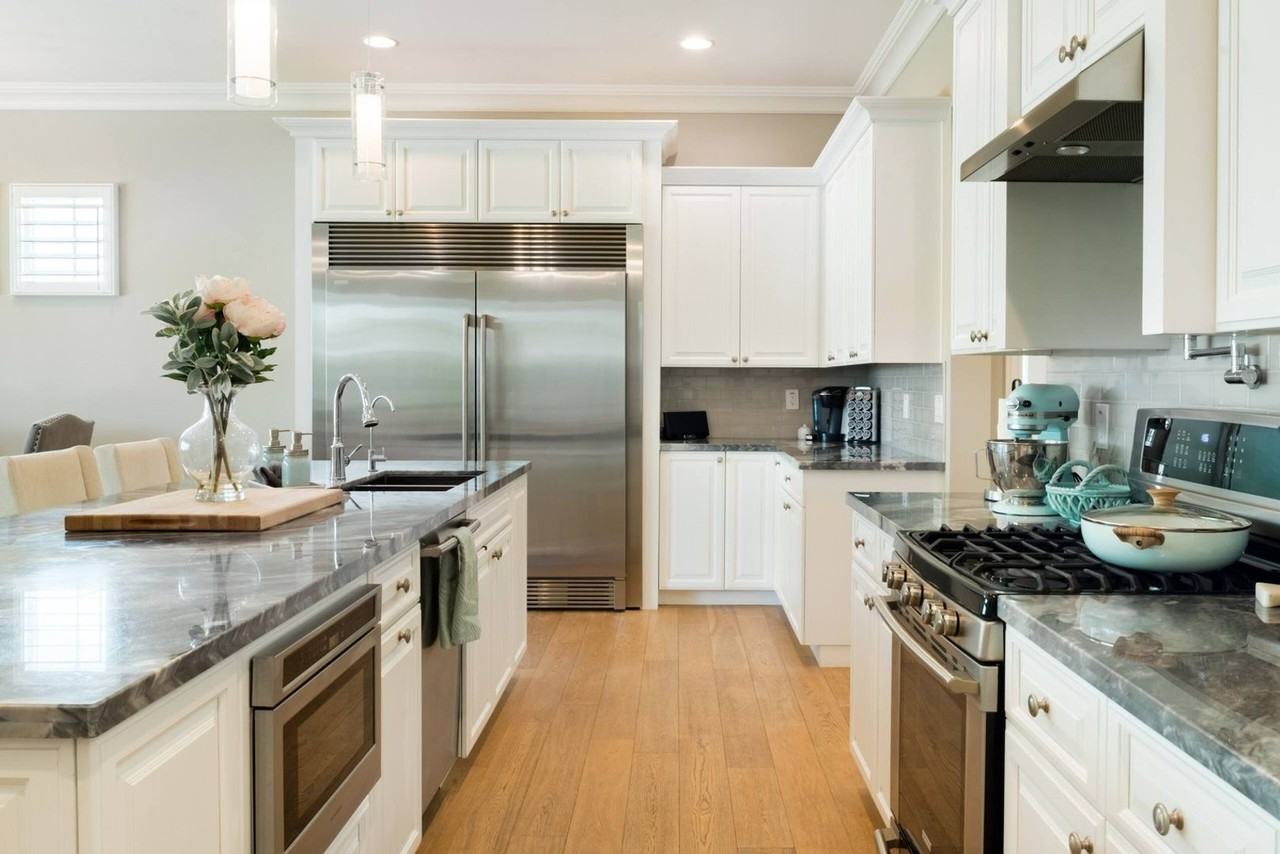 3706 E Clarendon Ave - Photo 3 of 48