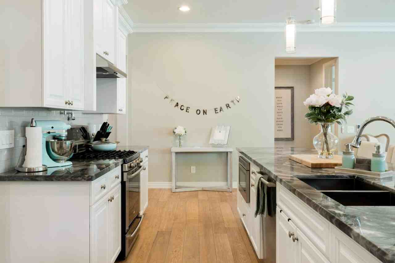 3706 E Clarendon Ave - Photo 4 of 48