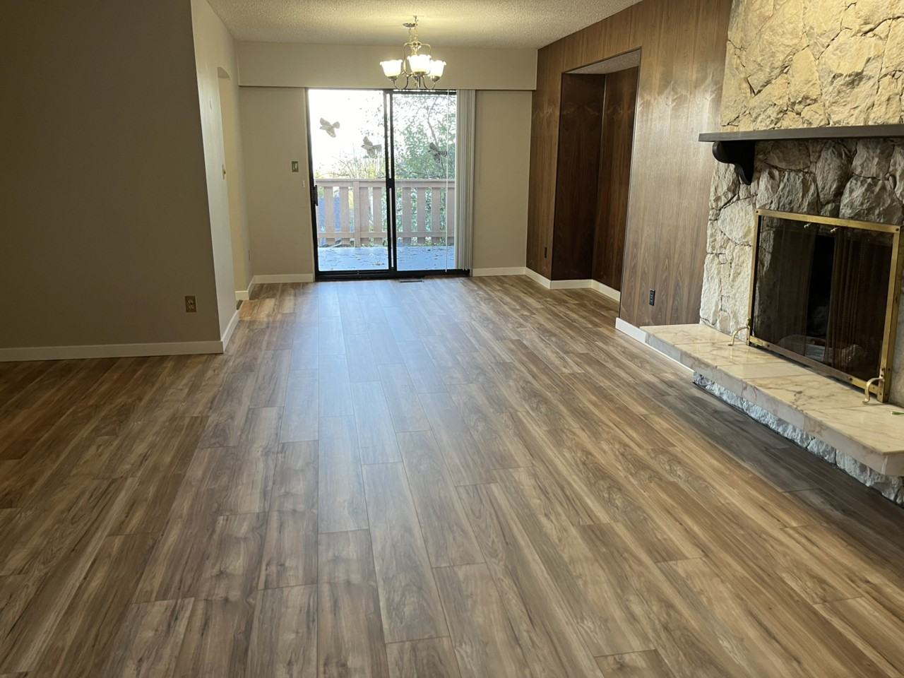 1023 Dory St - Photo 4 of 12