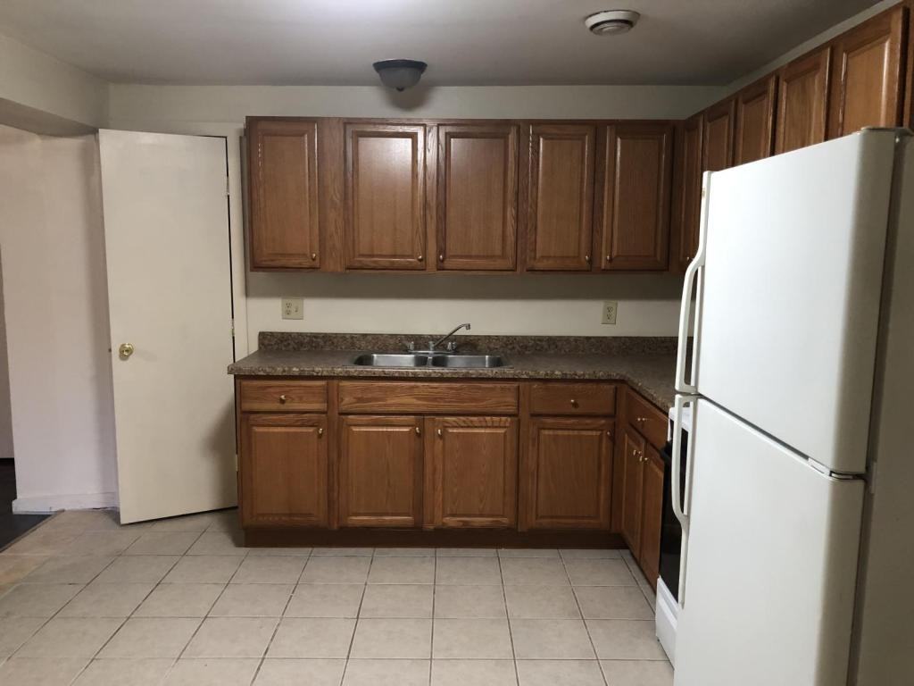 316 N Pitt St - Photo 2 of 16