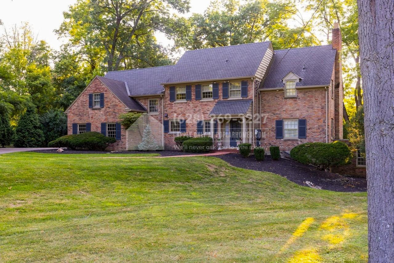 7011 Fair Oaks Dr - Photo 2 of 44