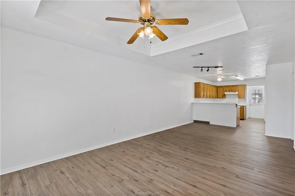 905 Azalea Ct - Photo 2 of 16