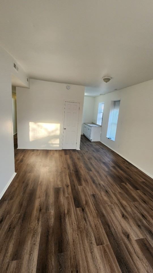 5096 Minerva Ave - Photo 3 of 8