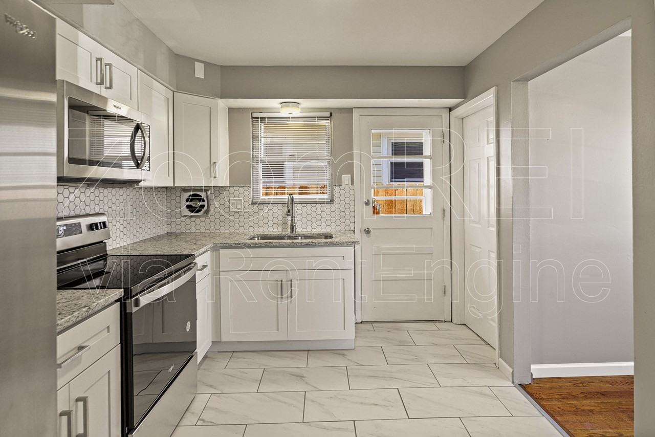 6544 Pernod Ave - Photo 3 of 22