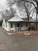 featured image of 915 Lakeside Avenue