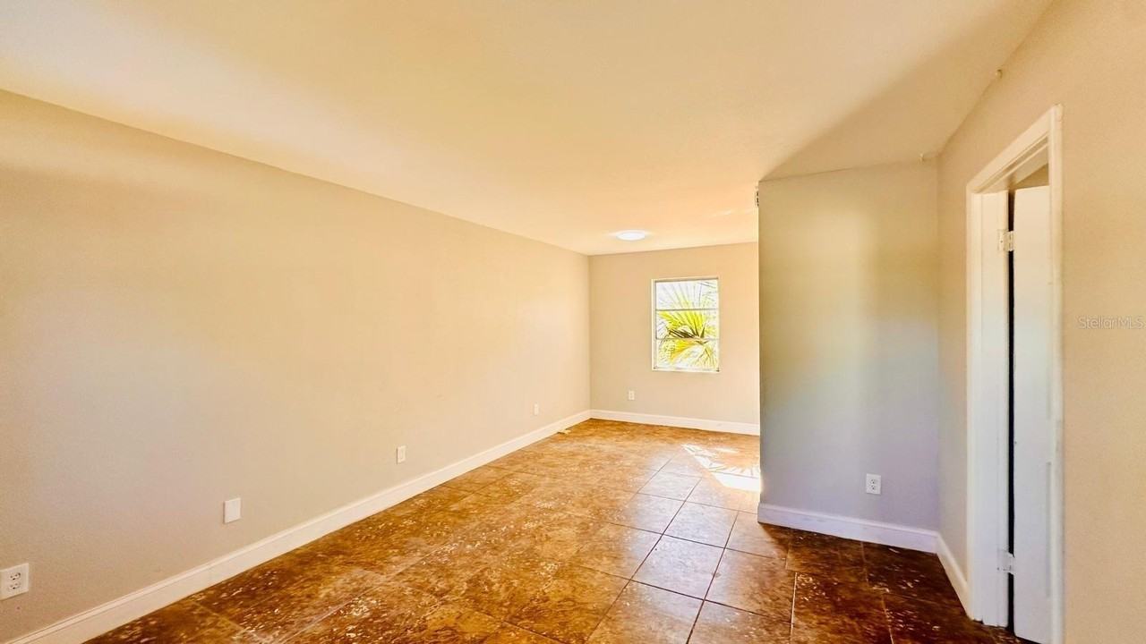 390 W Haines Blvd - Photo 3 of 6