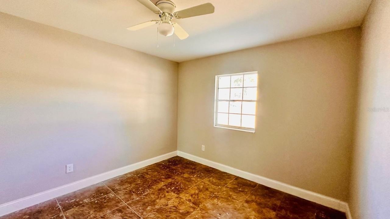 390 W Haines Blvd - Photo 4 of 6