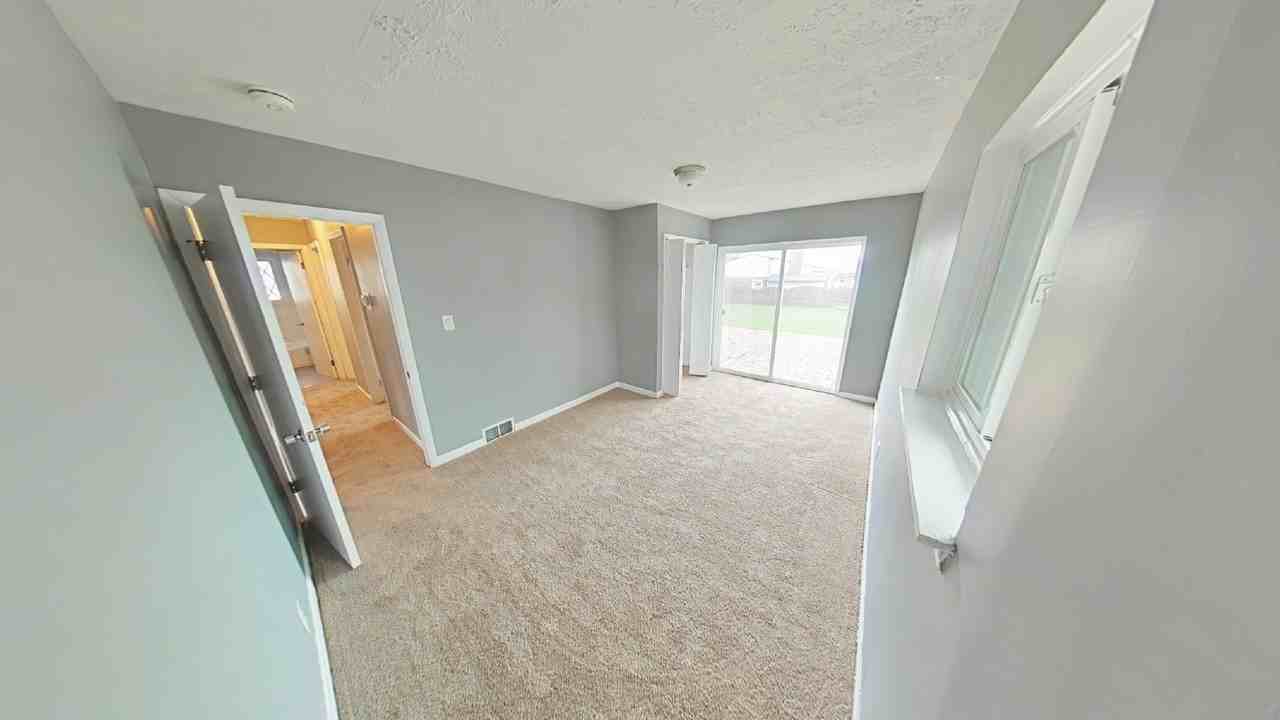 26100 Burg Rd - Photo 3 of 11