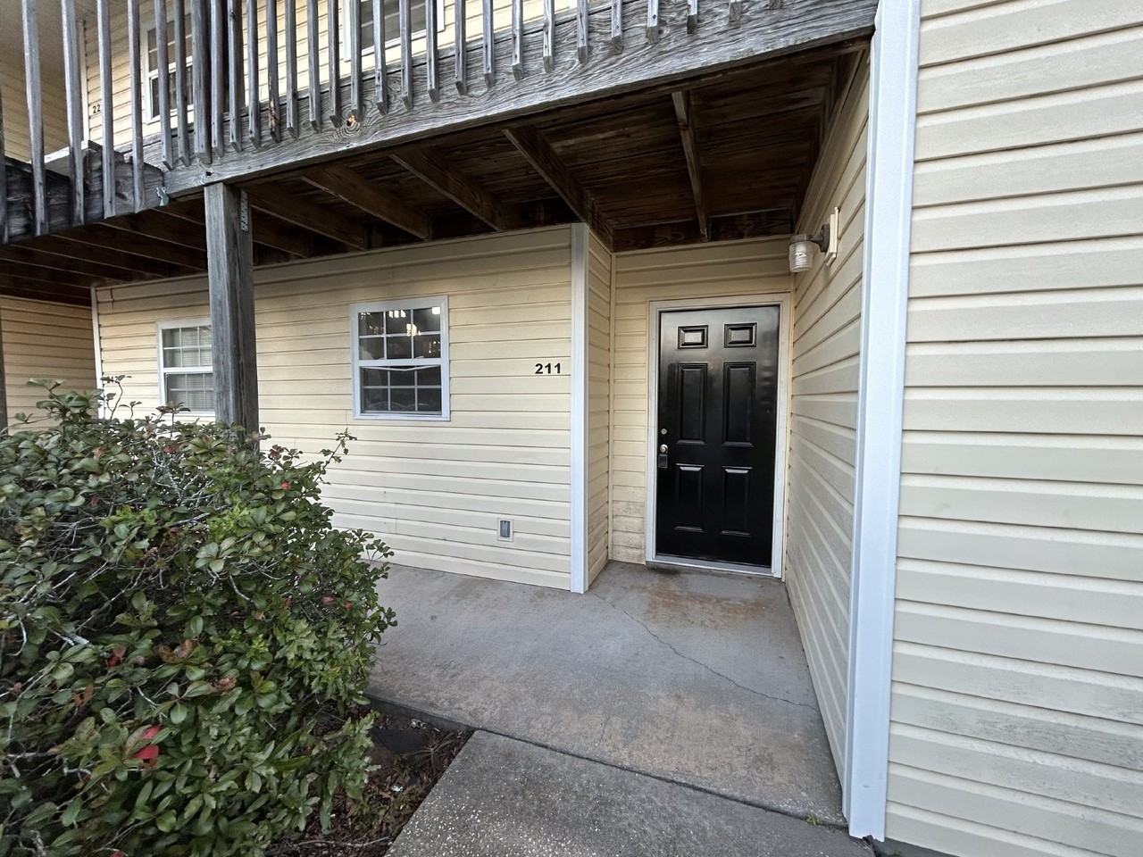 101 Hall St - Photo 2 of 11