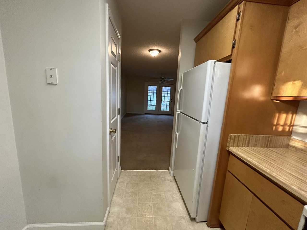 101 Hall St - Photo 6 of 11