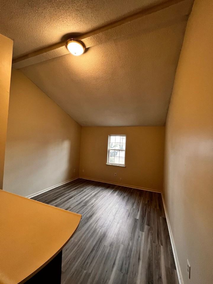 310B Pleasant St - Photo 2 of 5