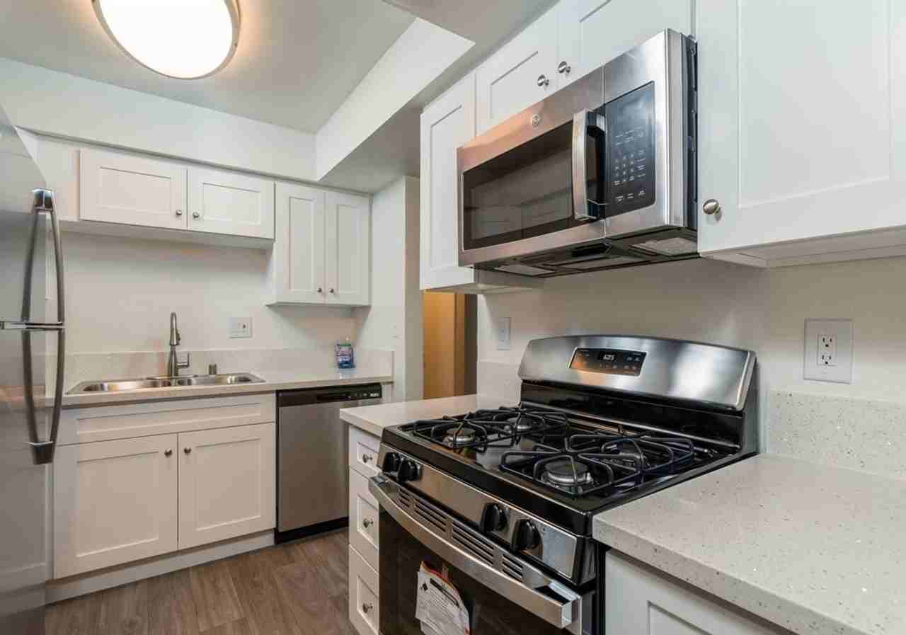 Sierra Canyon Apartments - Photo 7 of 37
