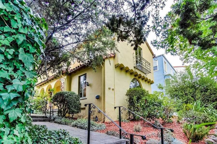 2515 8th Ave - Photo 3 of 34