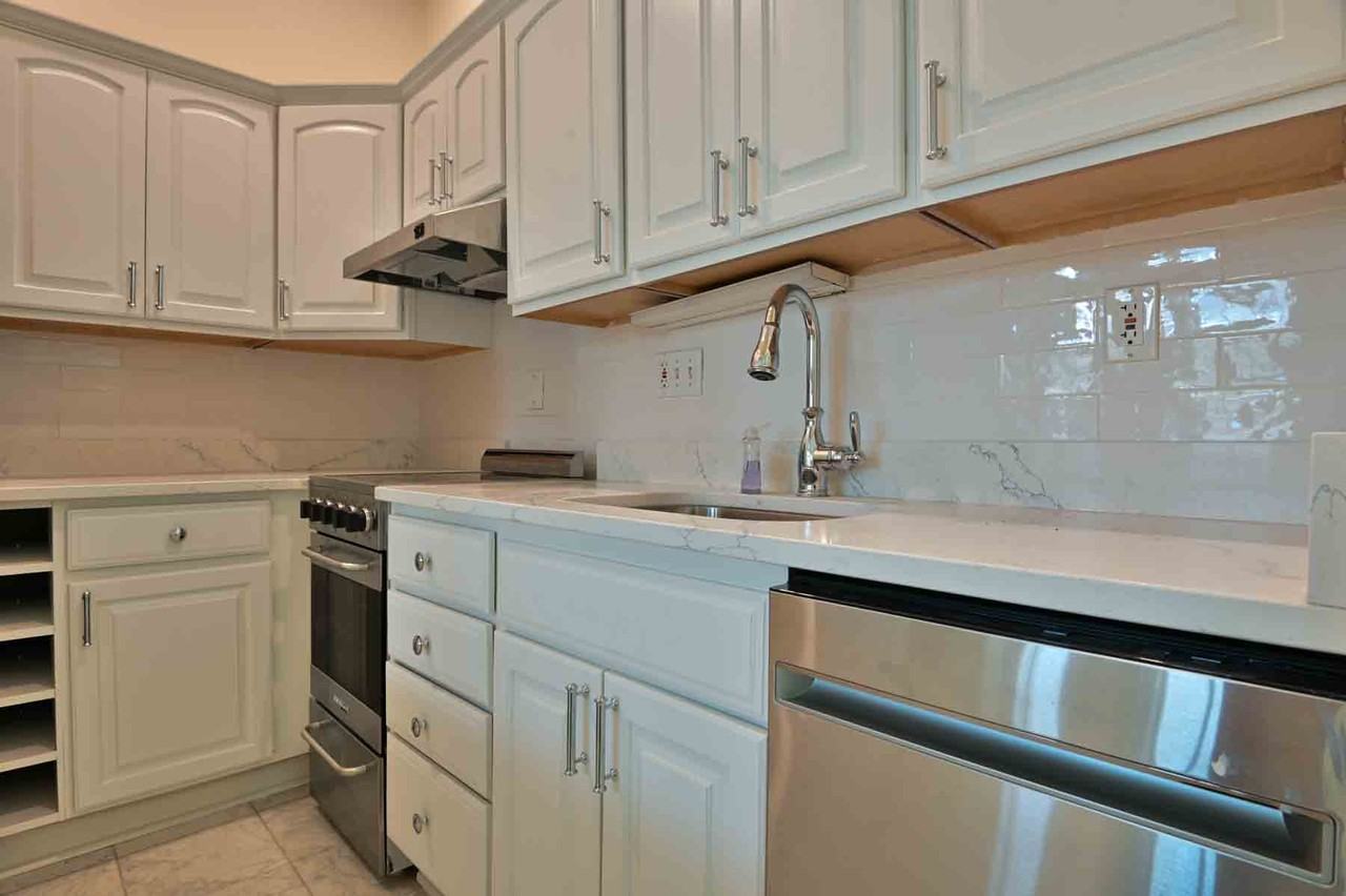 2209 Washington Cir Nw #2 - Photo 7 of 18