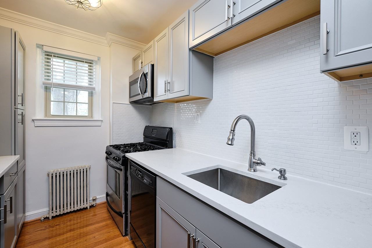 3925 Davis Pl Nw #206 - Photo 4 of 18