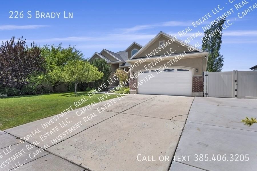 226 S Brady Ln - Photo 2 of 20