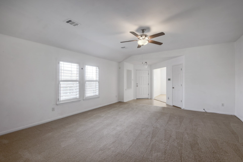 3715 Hawk View St - Photo 2 of 20