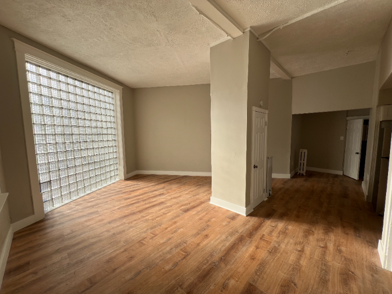 460 Oak St - Photo 2 of 13