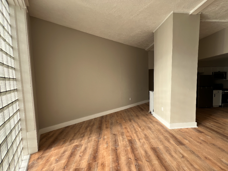 460 Oak St - Photo 3 of 13