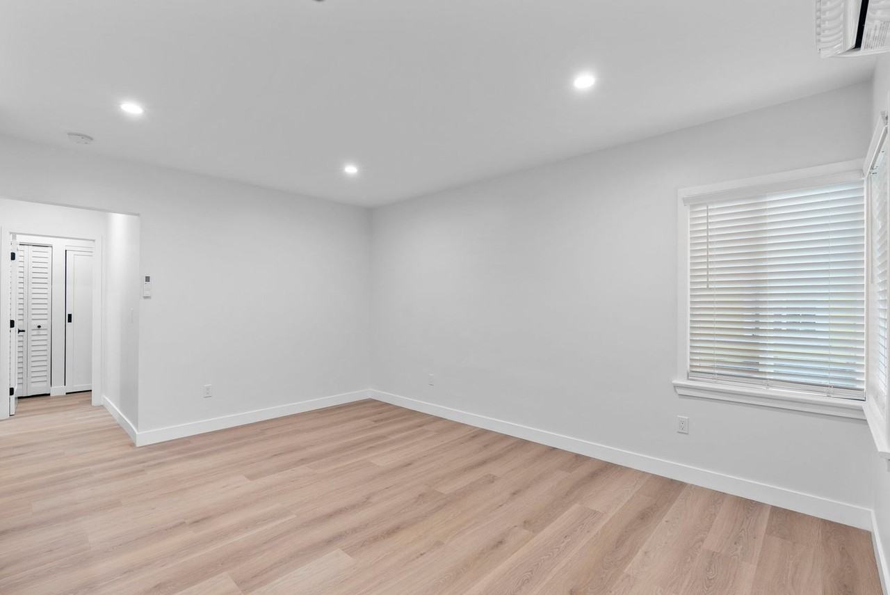 526 Lime Avenue - Photo 4 of 50