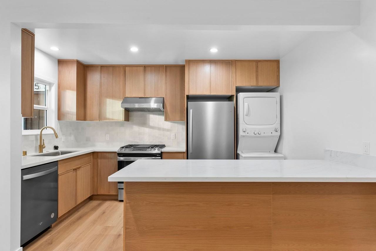 526 Lime Avenue - Photo 5 of 50