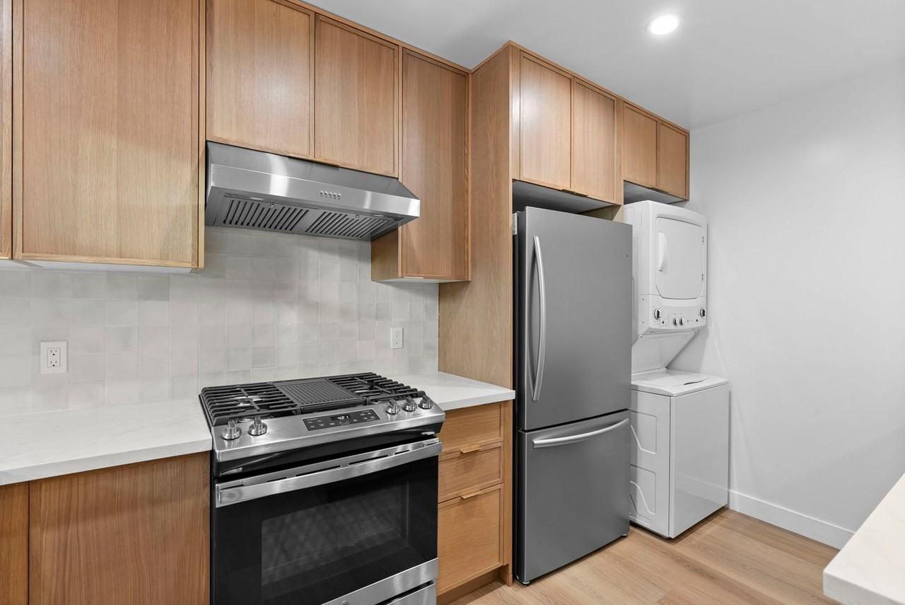 526 Lime Avenue - Photo 7 of 50