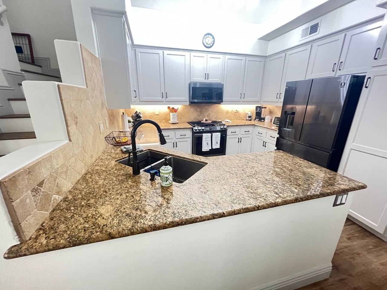 916 S Flintridge Way - Photo 4 of 21