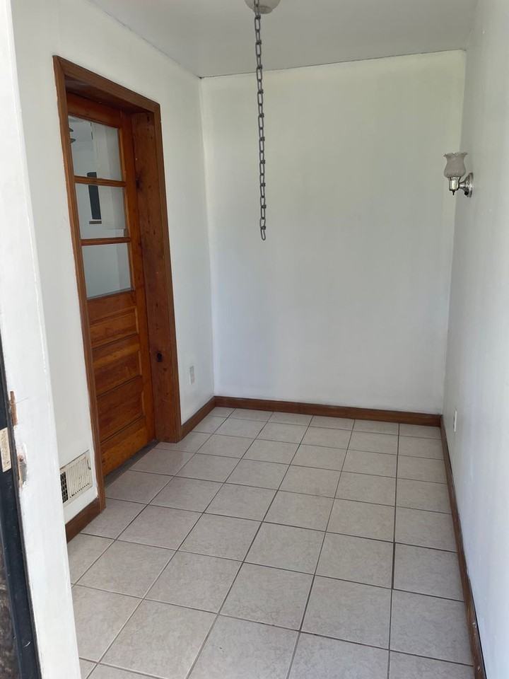 607 12th St - Photo 2 of 10