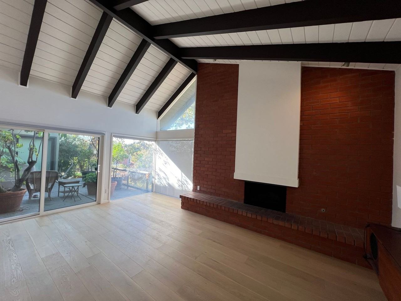 2161 Camorilla Dr - Photo 2 of 38