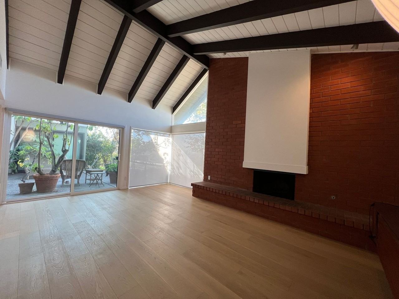 2161 Camorilla Dr - Photo 3 of 38