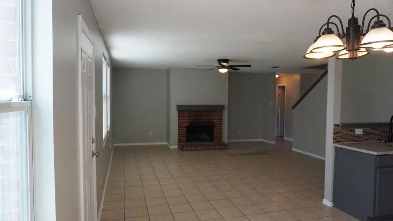 2021 W Grove Ln - Photo 6 of 22