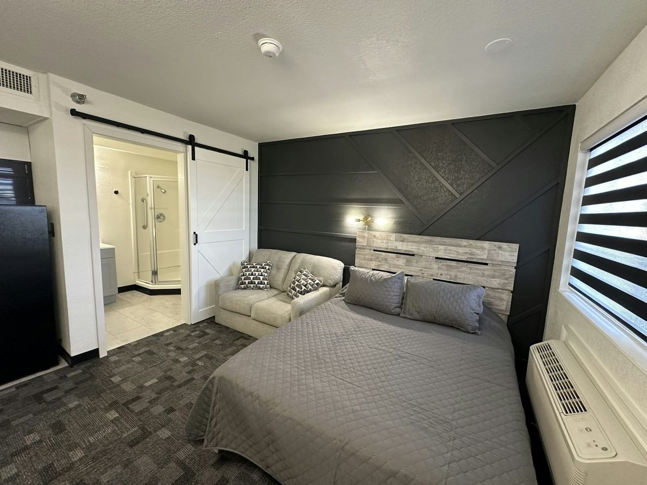 620 Latrobe Avenue, Unit Studio - Photo 5 of 12