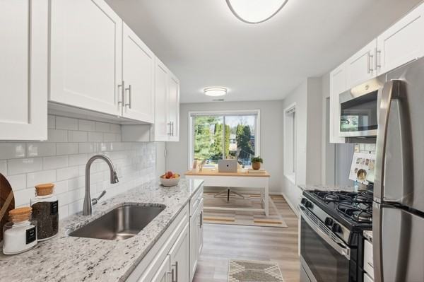 Eagle Rock Apartments at West Springfield - Photo 4 of 20