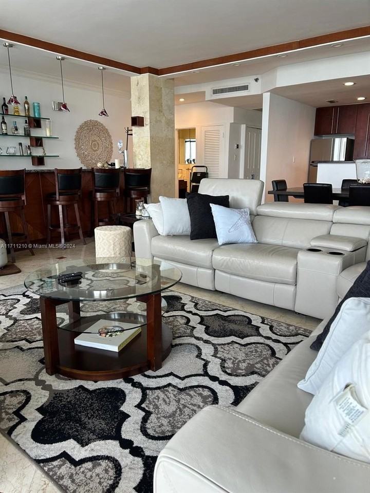 100 Lincoln Rd #PH7 - Photo 3 of 38