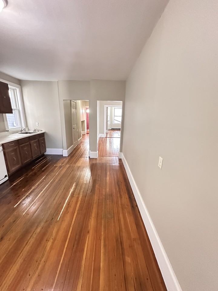 Congress Ave #1 - Photo 4 of 9