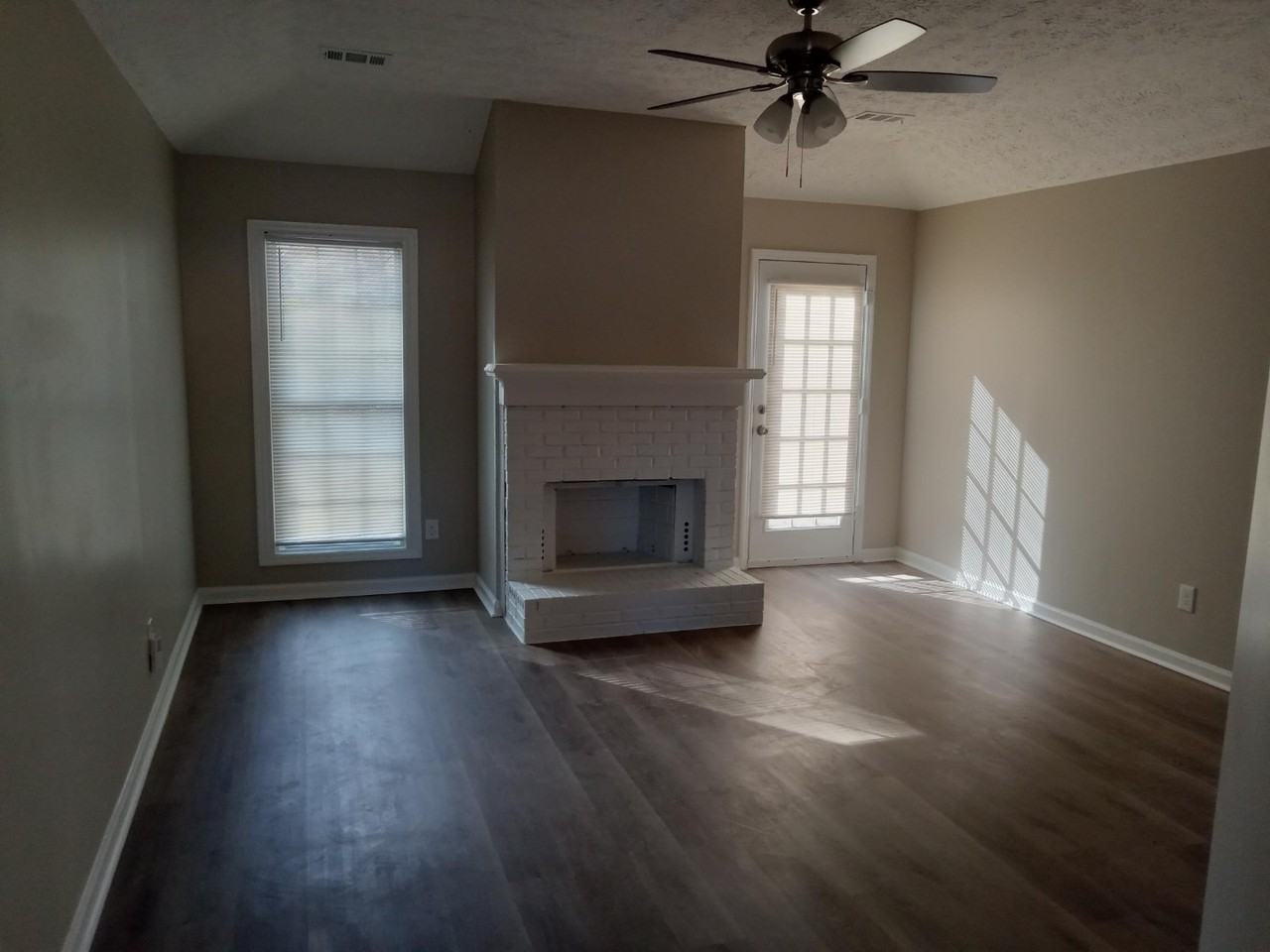 1000 Wehring Ln - Photo 2 of 17