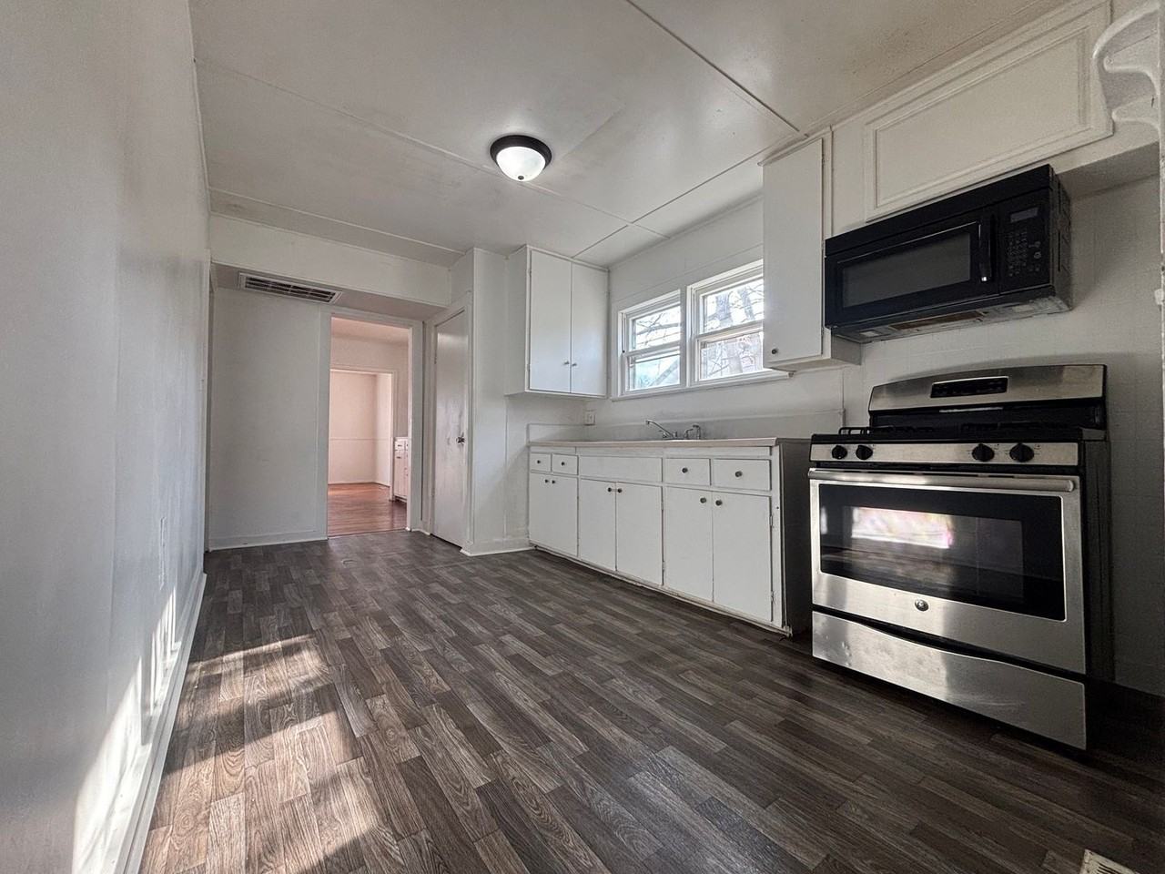 741 N West Ave - Photo 4 of 12