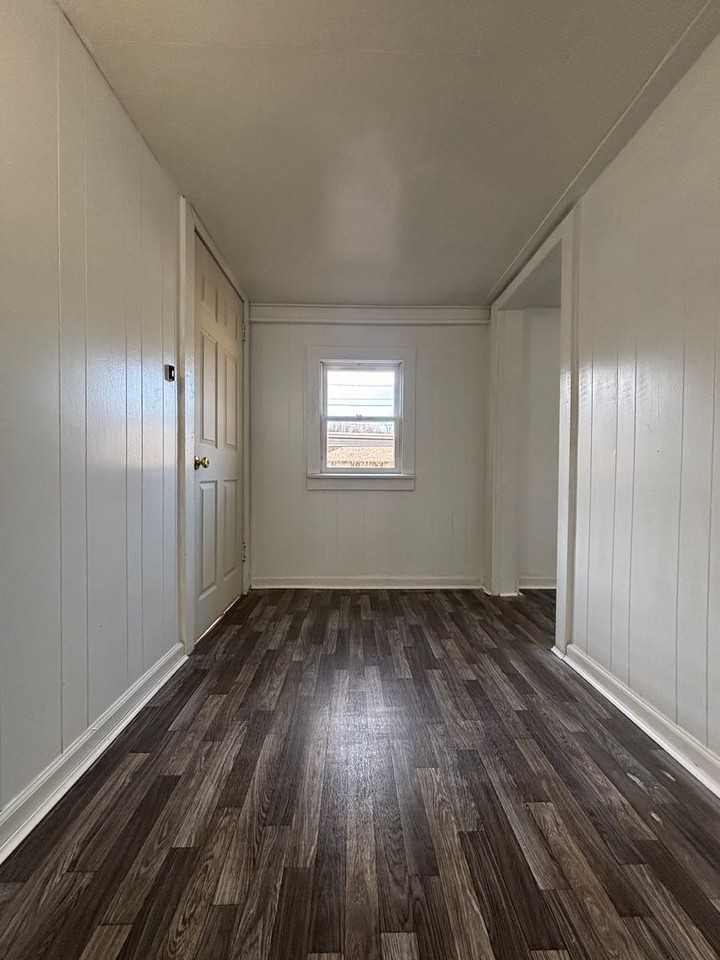 741 N West Ave - Photo 5 of 12